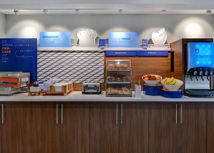 Holiday Inn Express & Suites Memorial - Citycentre By Ihg